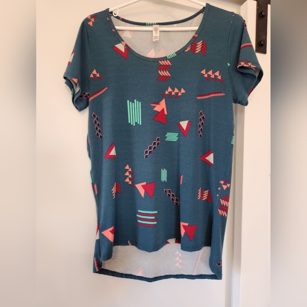 Lularoe print top